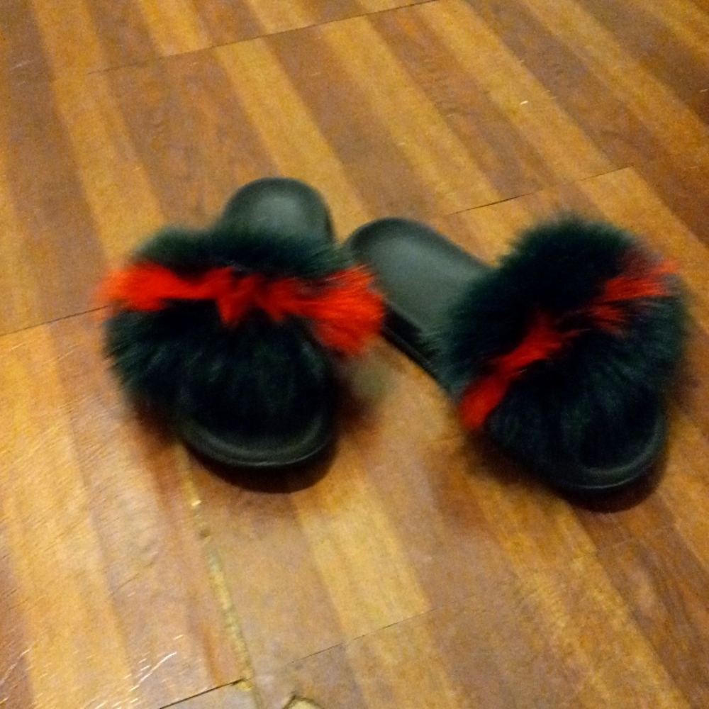 Women Furry Slippers SZ 8